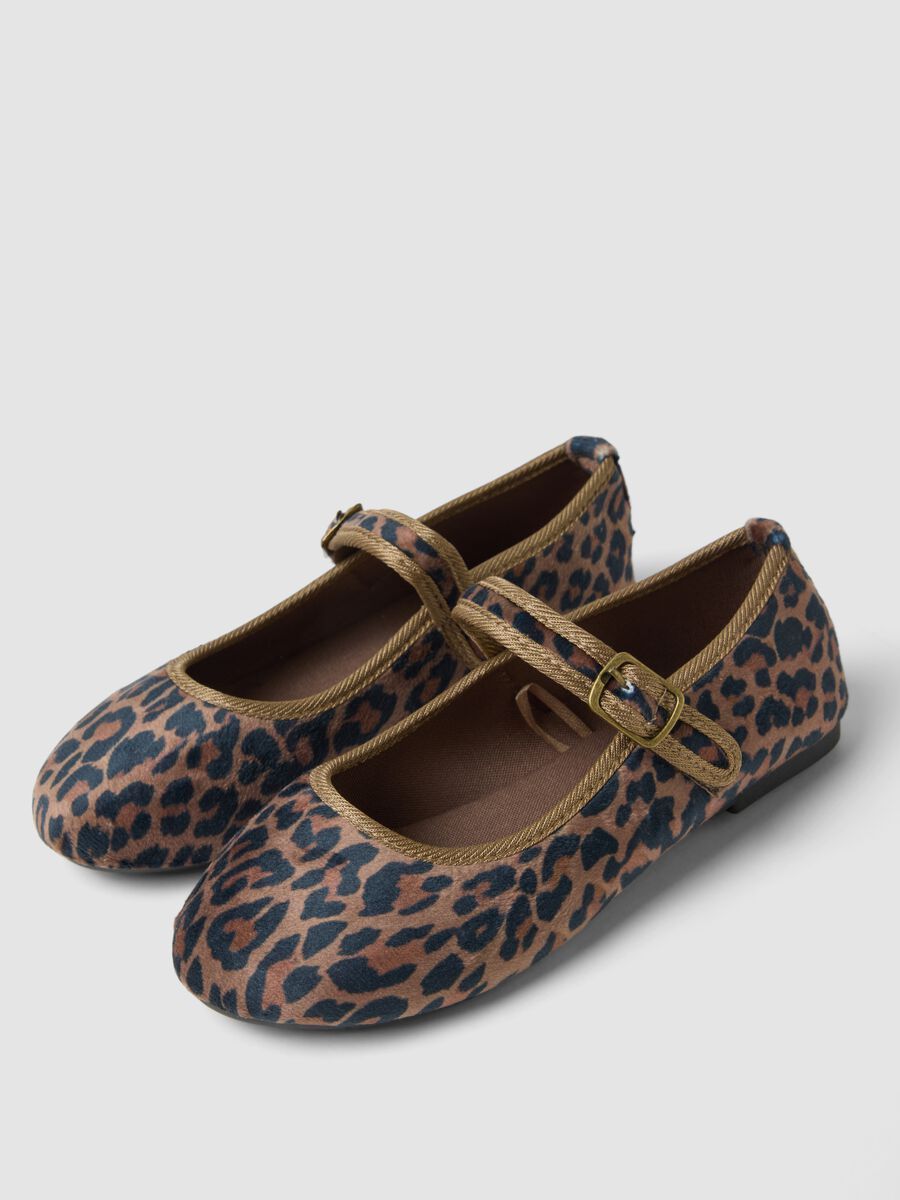 Brown animal print ballet flats with strap for girls_2