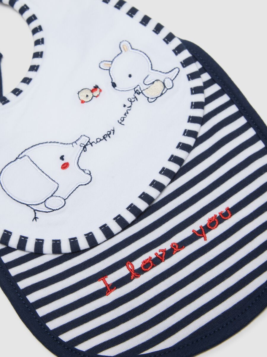 Bipack bavette in puro cotone multicolor per neonati con ricami_1