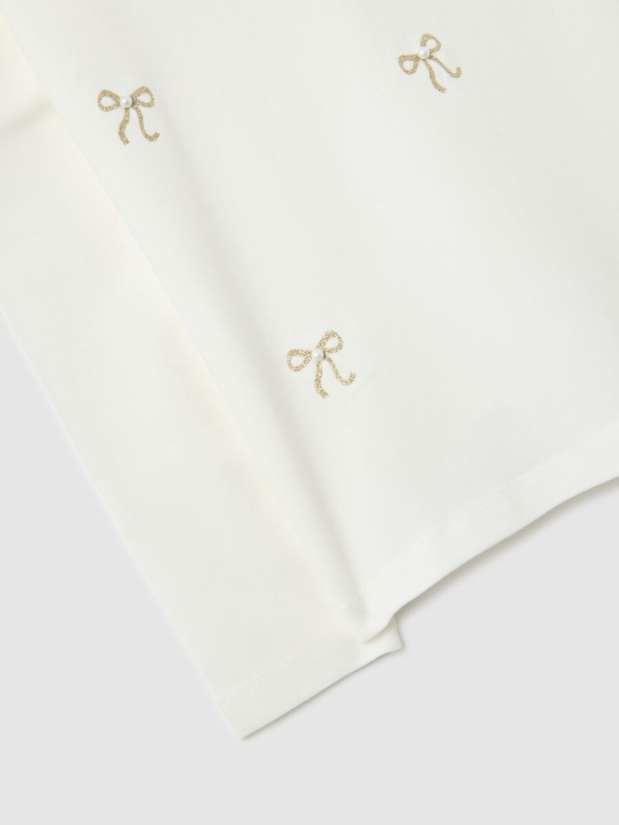 Girl's white turtleneck top in regular fit cotton blend_2