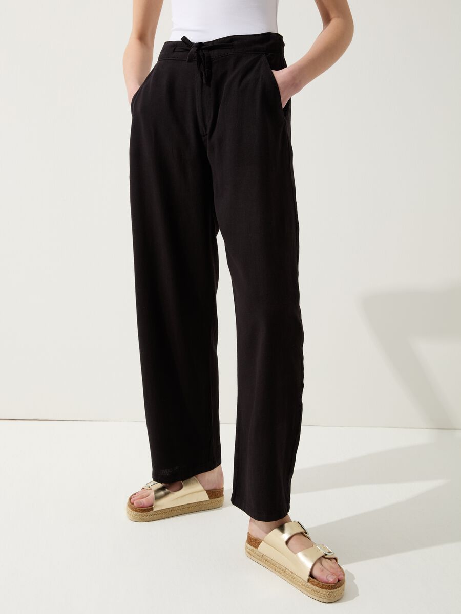 Balloon-fit trousers with drawstring_1