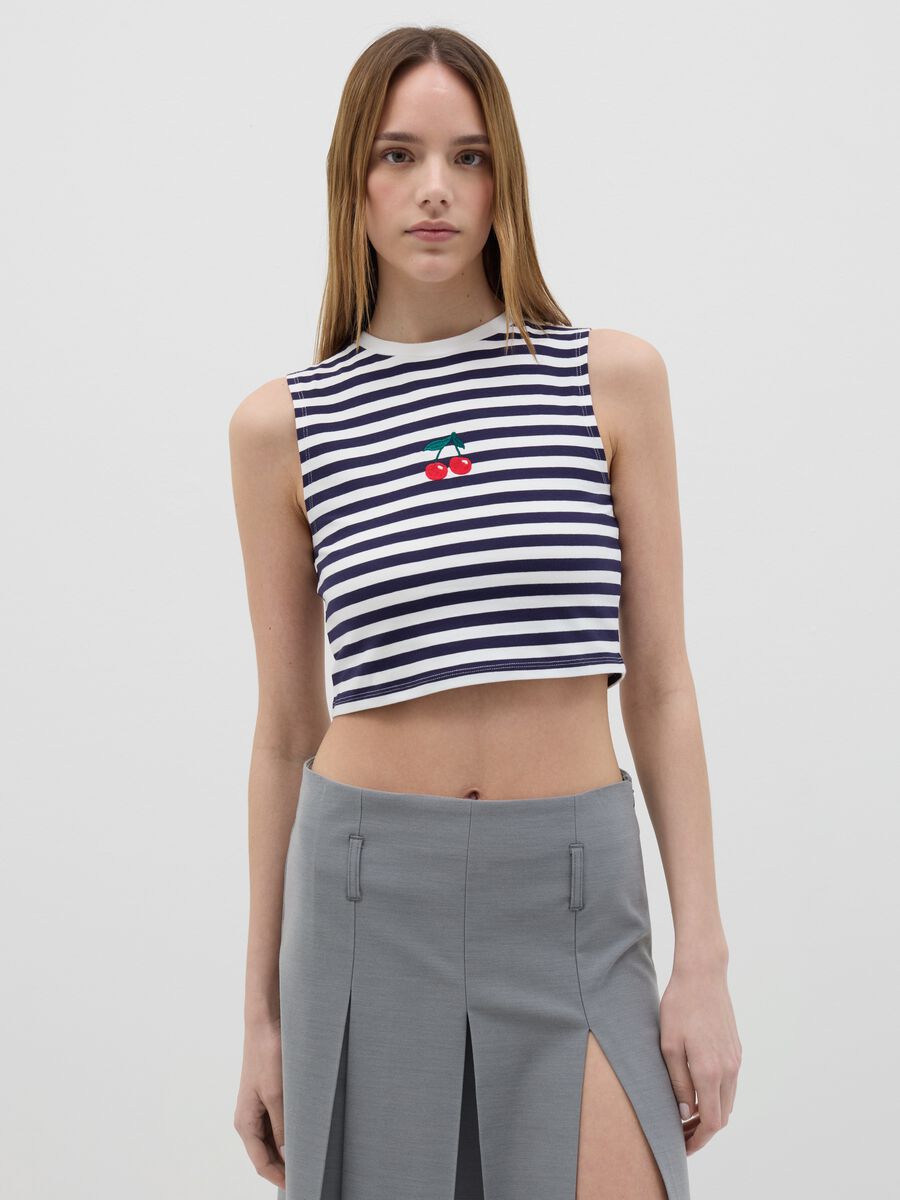 White and blue cropped tank top with embroidery_0