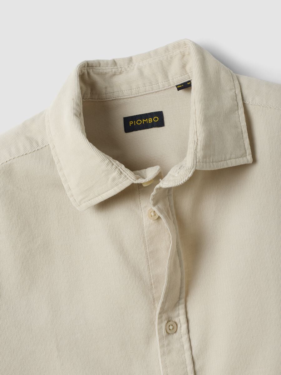 Camicia beige a coste in puro cotone con collo classico regular fit_2