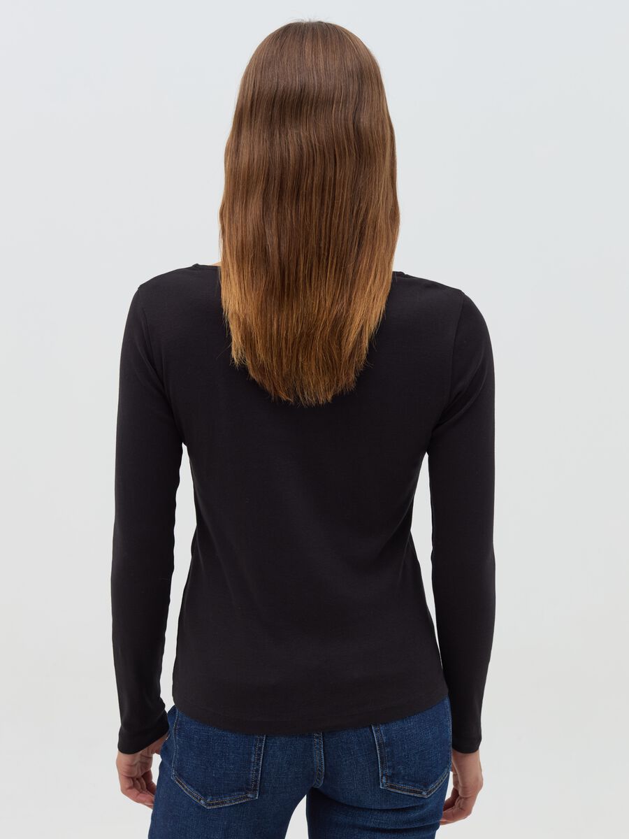 Long-sleeved T-shirt with sweetheart neckline_2
