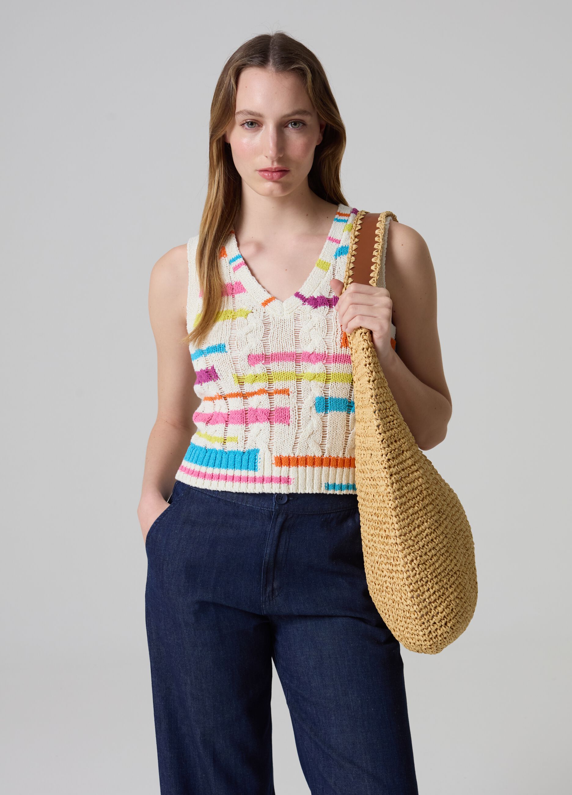 Ribbed closed gilet with multicoloured pattern