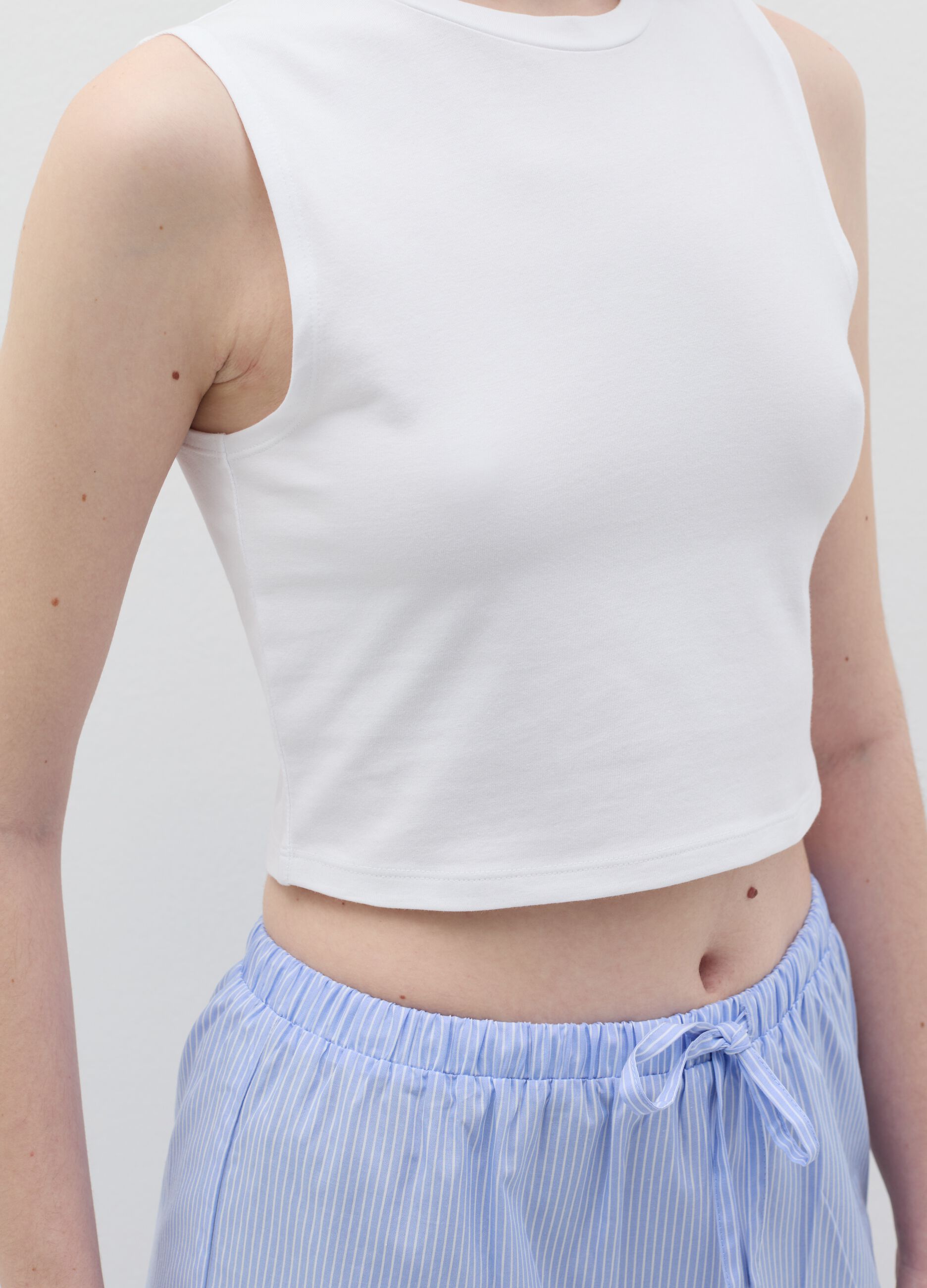 White cropped tank top