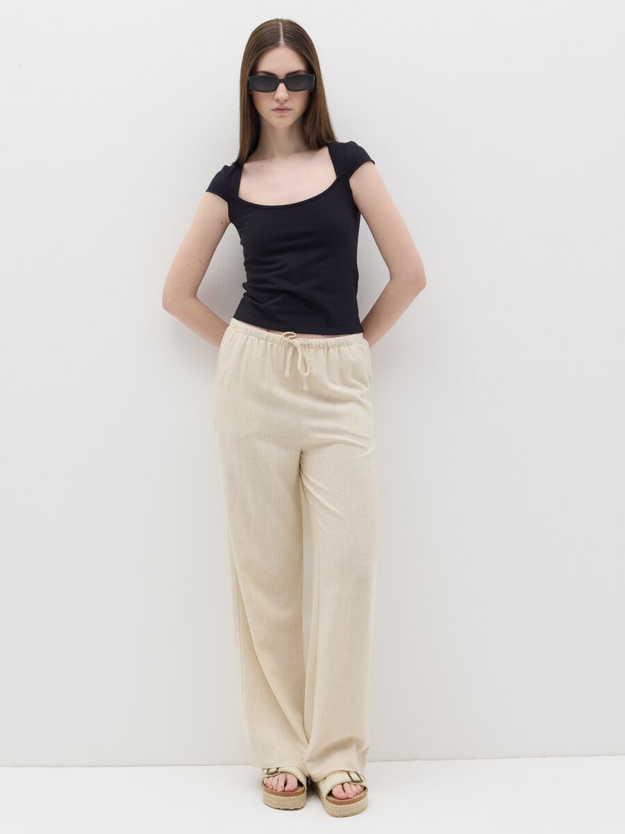 Women’s fitted black T-shirt in stretch cotton with square neckline_1