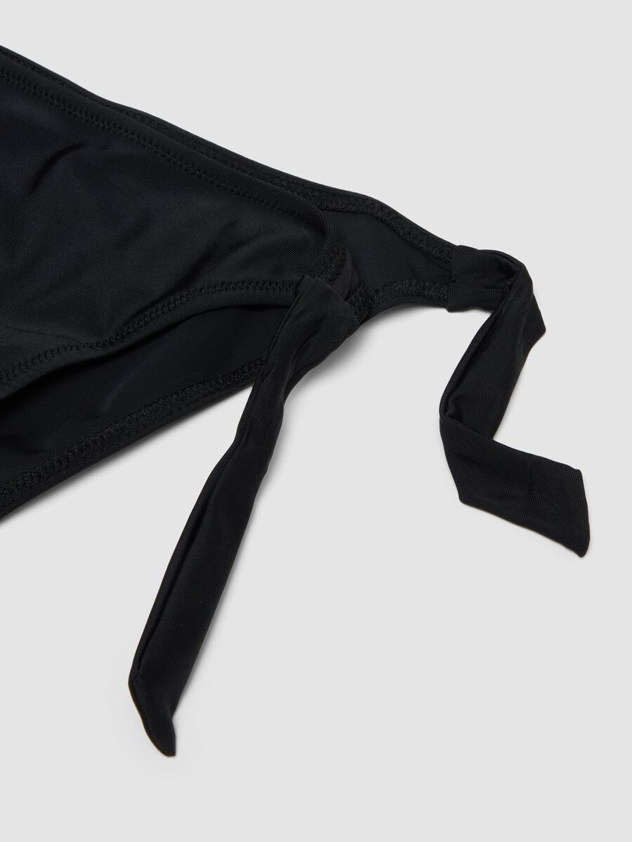 Black triangle bikini in stretch fabric with frills_3