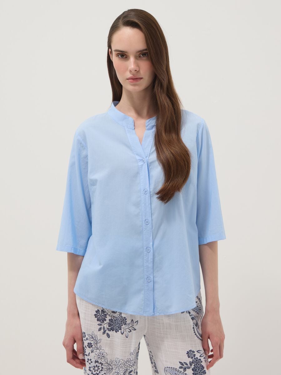 Camicia azzurra in puro cotone con ricami traforati regular fit_1