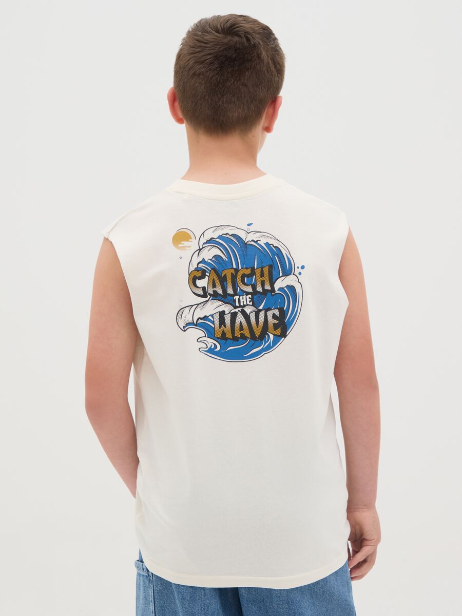 Boys' pure cotton white regular fit vest with print_2