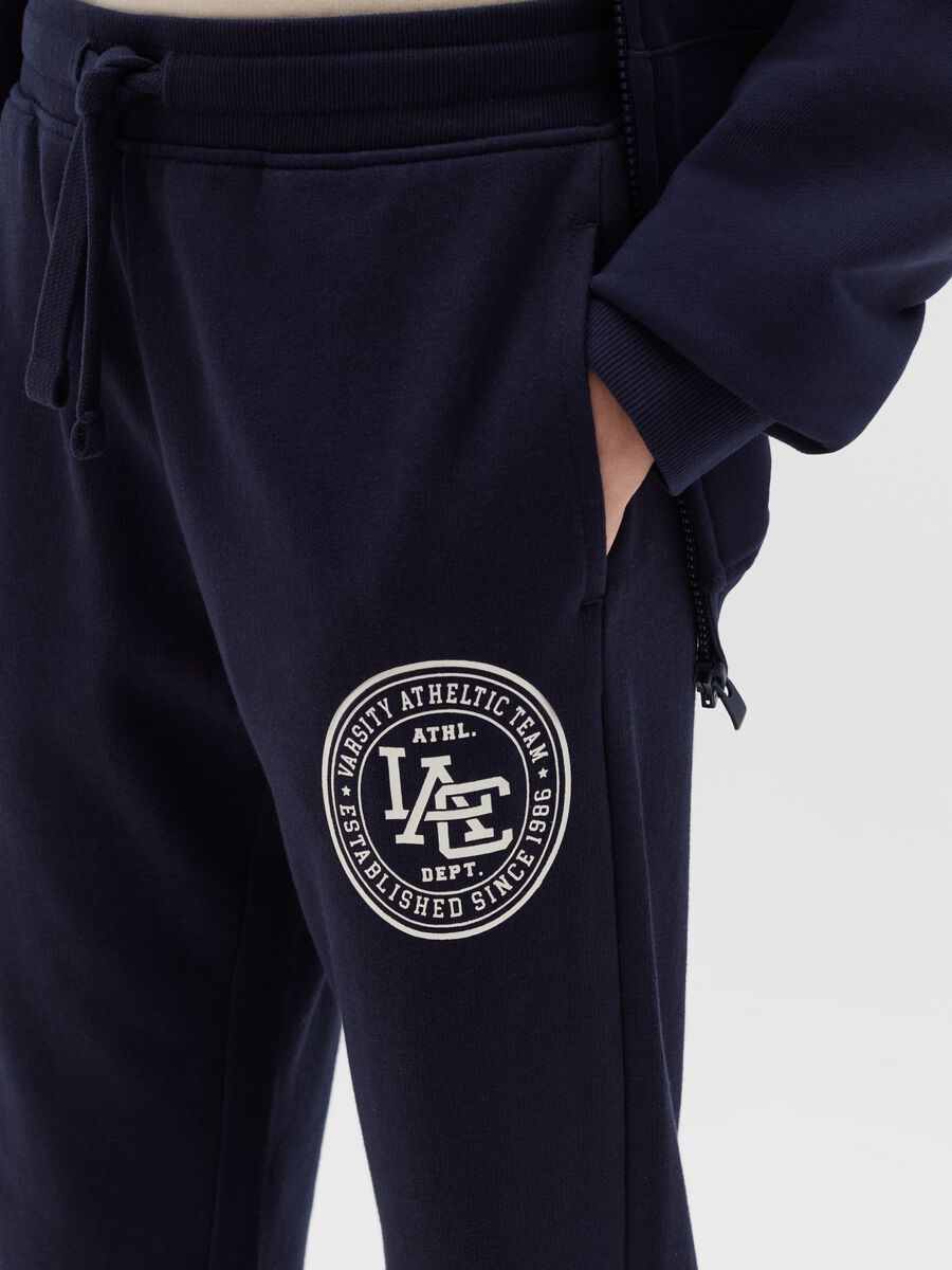 Joggers with "Varsity Athletic Team" print_2