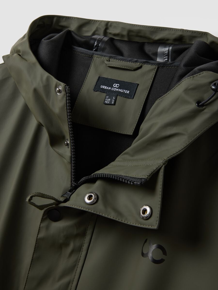 Green regular-fit raincoat with zip_5