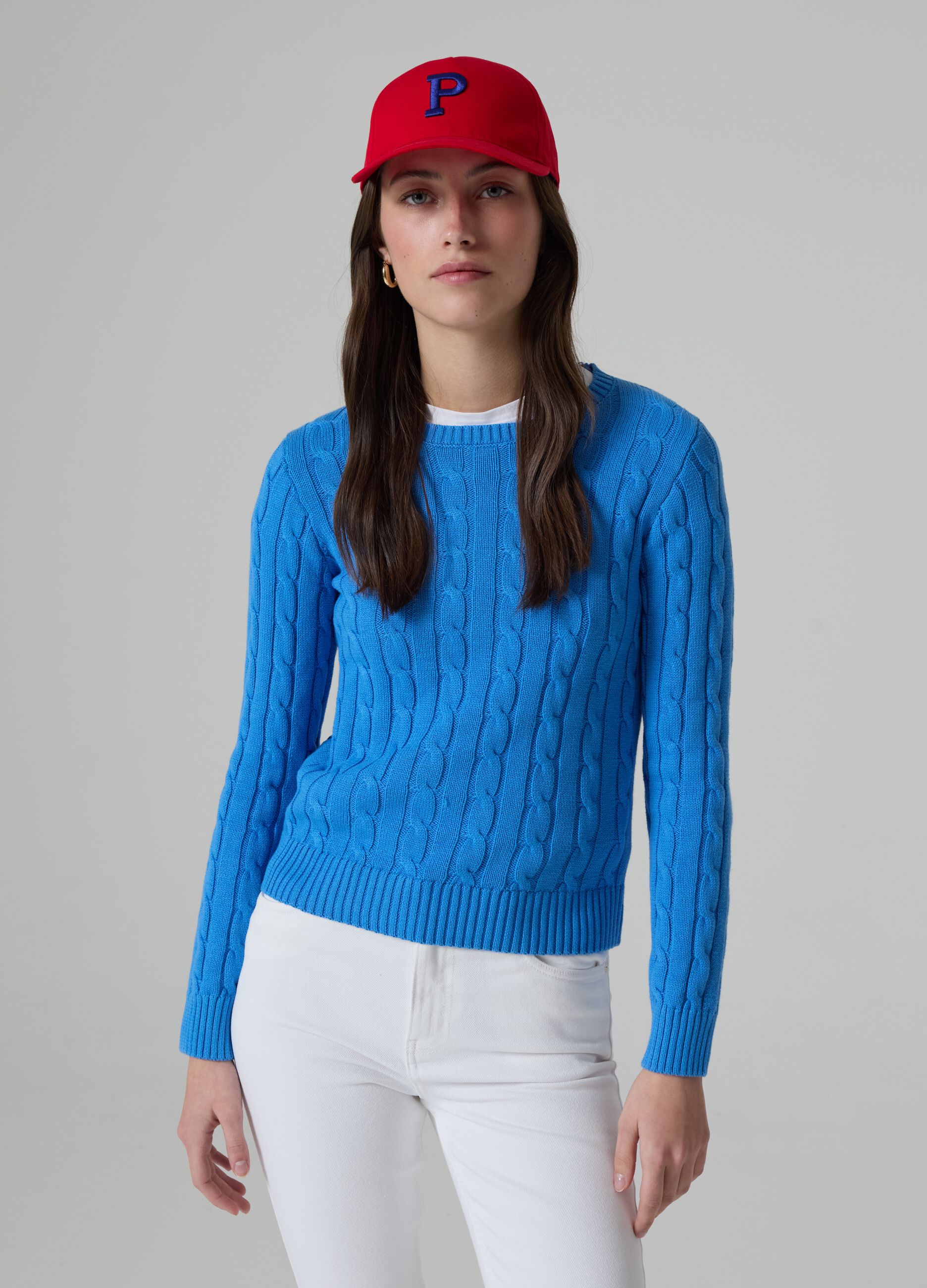 Ribbed pullover with cable-knit design