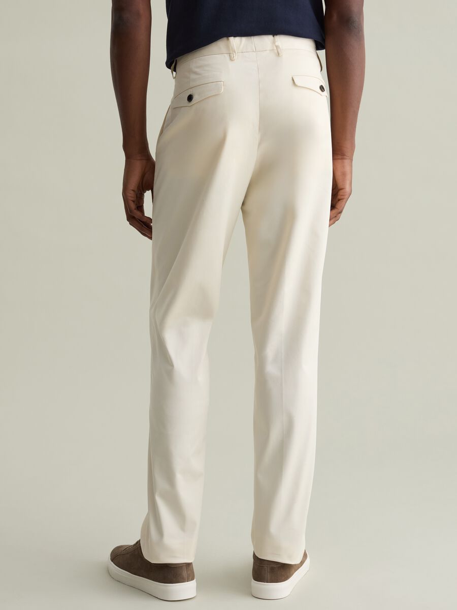 Stretch cotton chino trousers_3