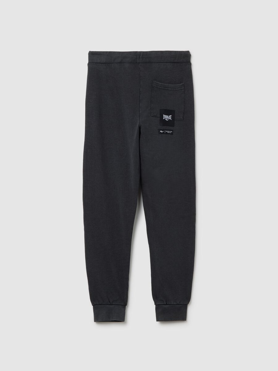 Boys' black cotton blend jogger trousers in over fit_4
