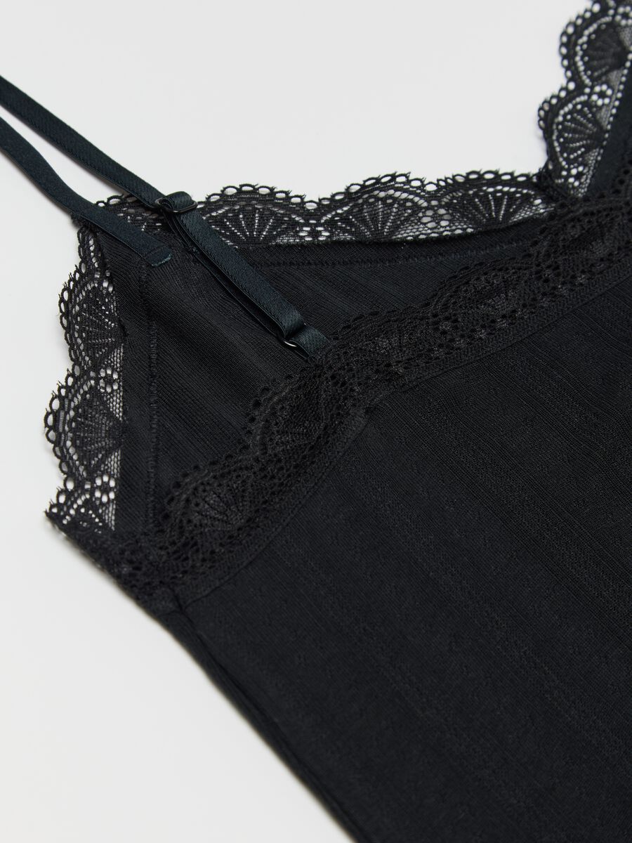 Pointelle vest with V neck with lace_5