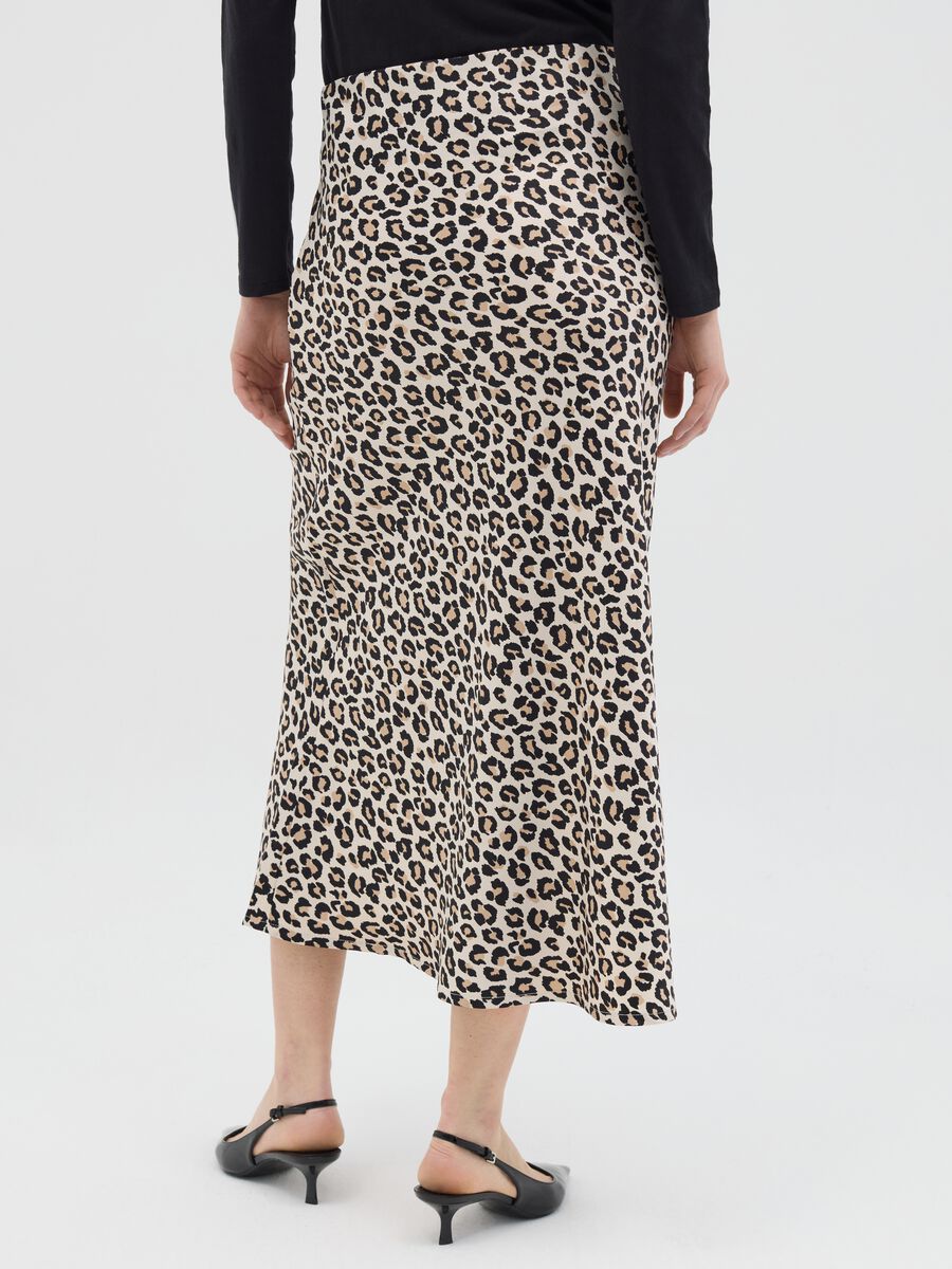 Long skirt in animal print satin_3