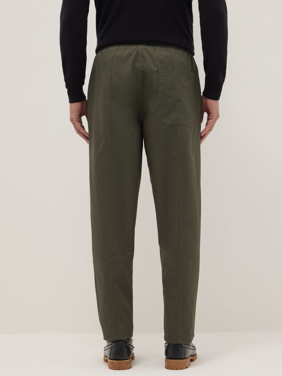 Pantaloni chino in puro cotone verde slim fit_2
