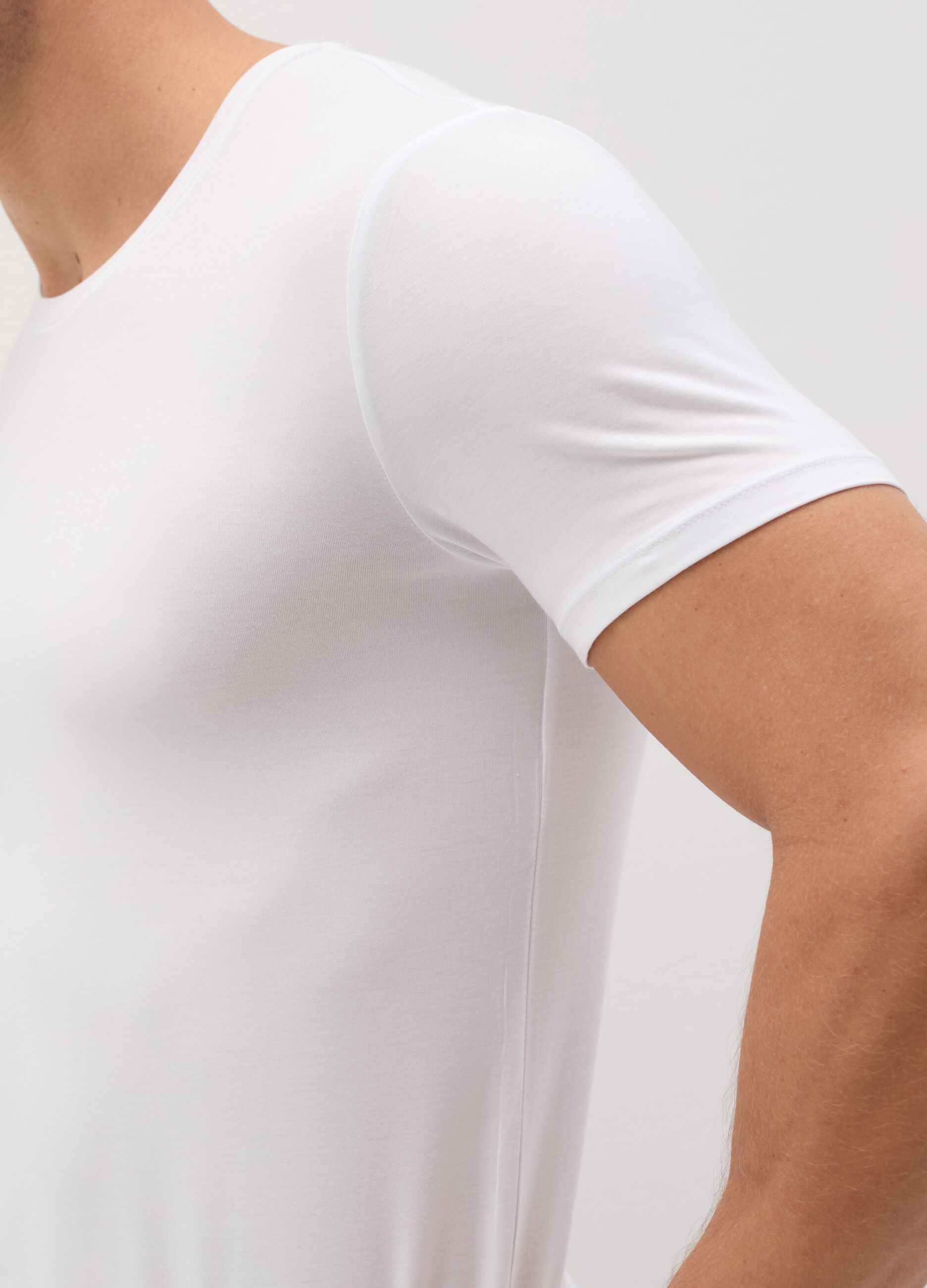 Stretch modal undershirt with round neck