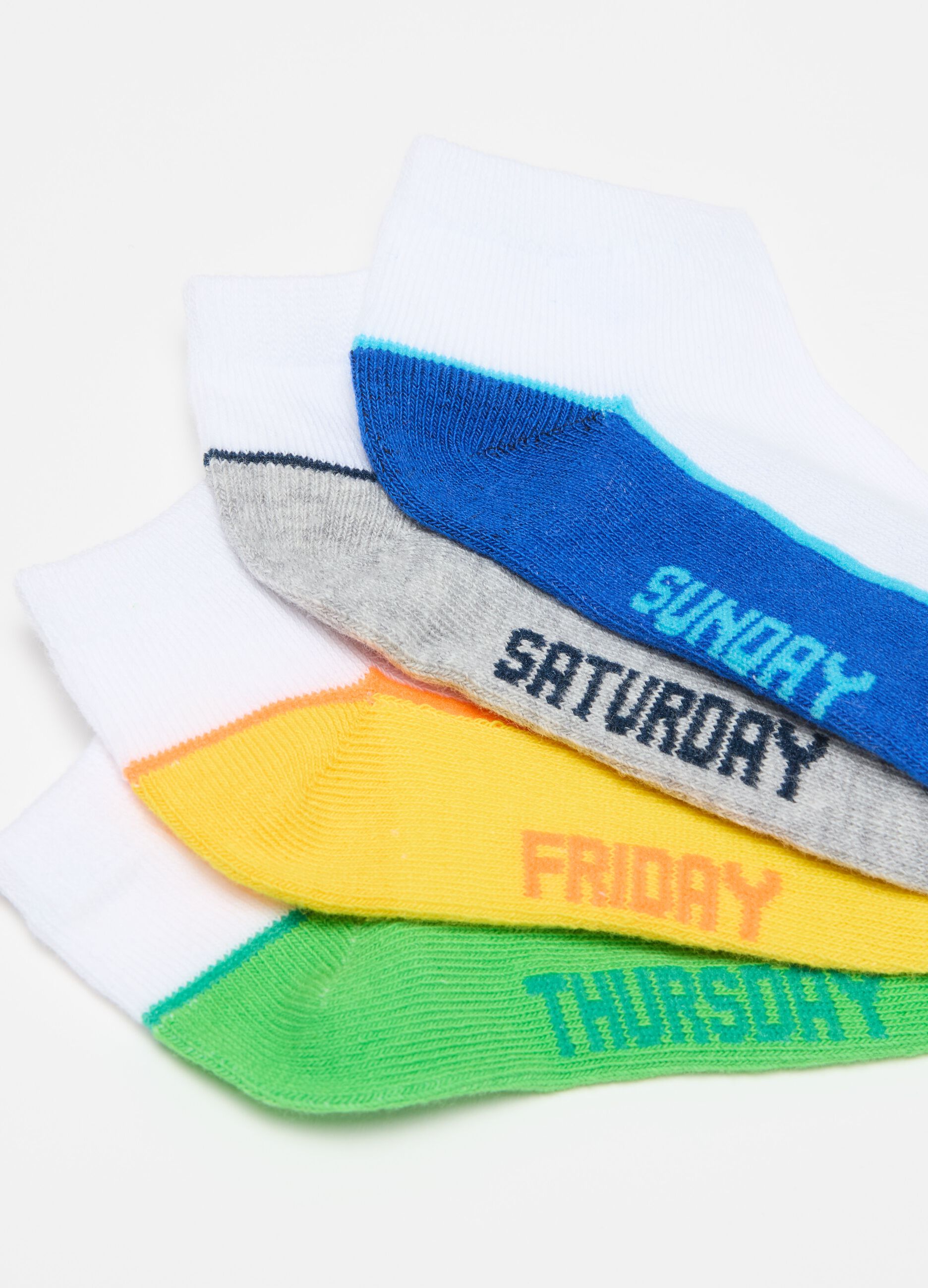 Multi pack shoe liners with days of the week