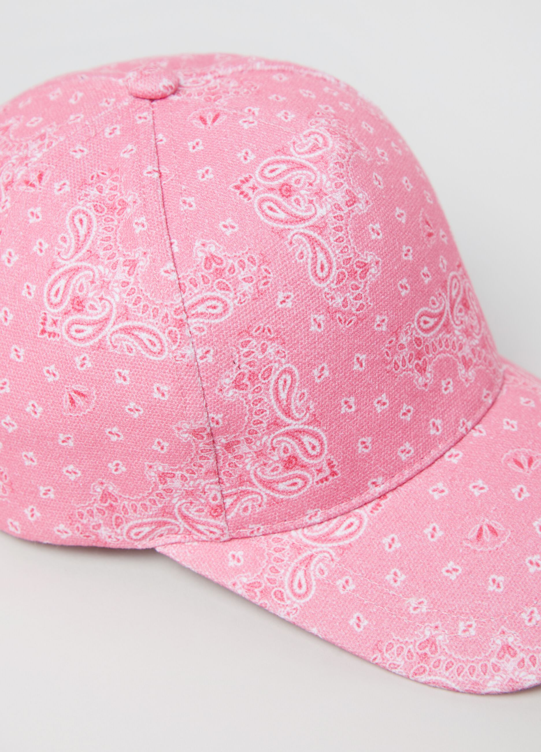 Baseball cap with paisley print