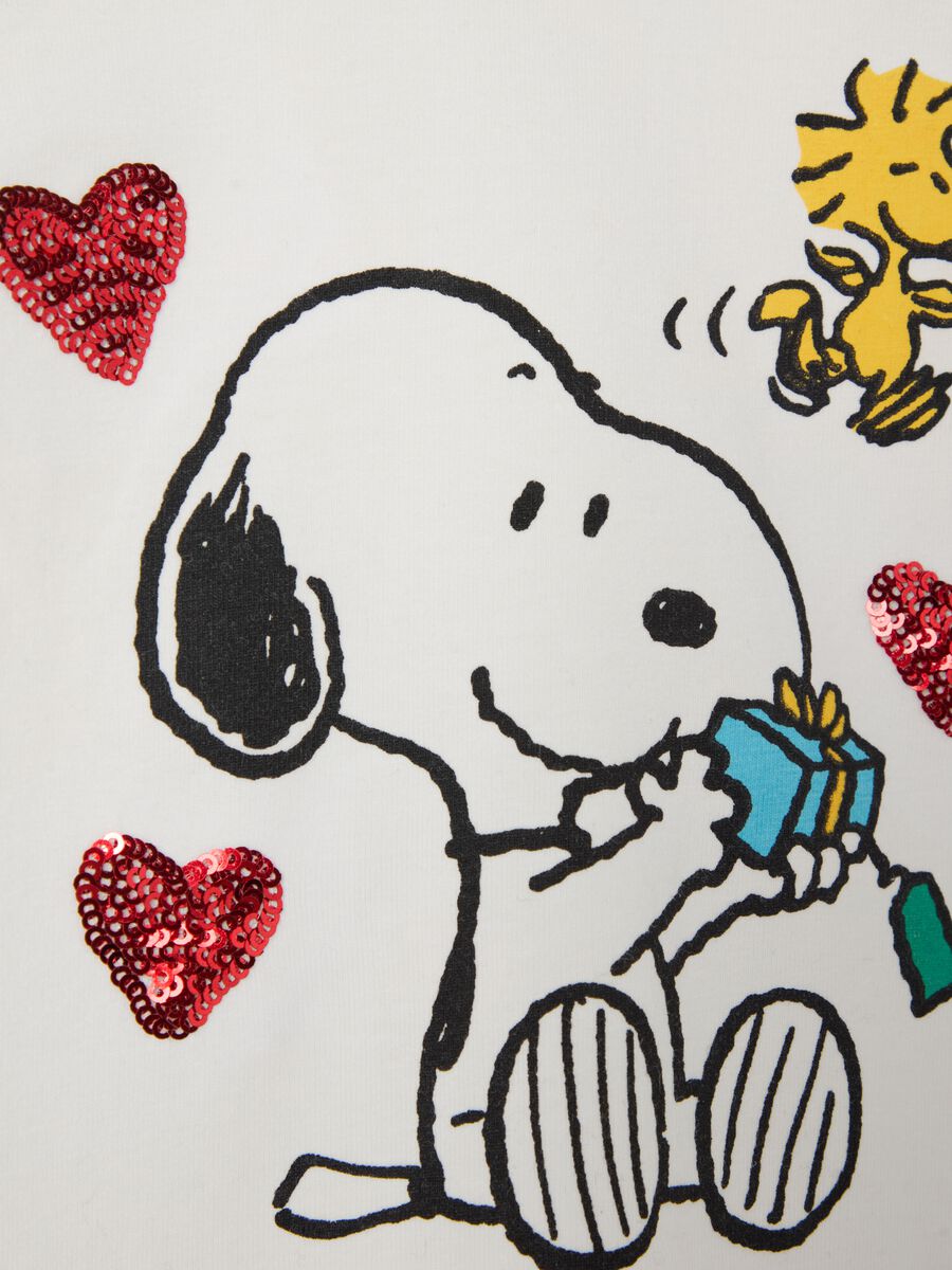 T-shirt with high neck and Snoopy print_3