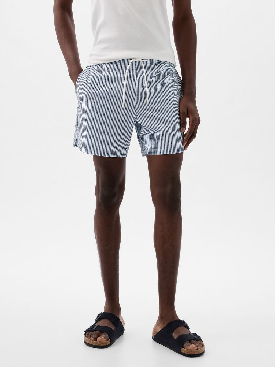 Swimming trunks with pattern and drawstring_2