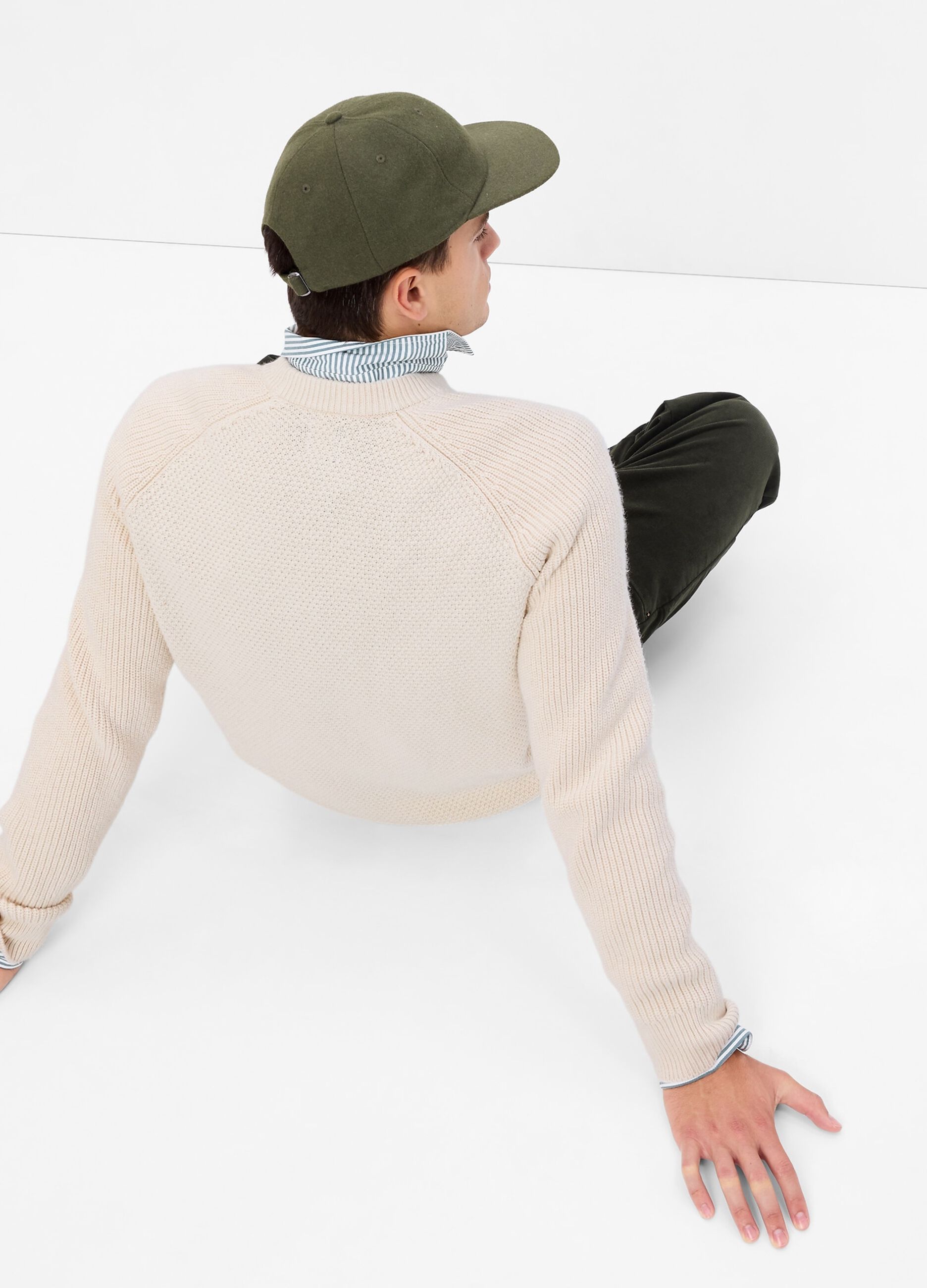 Pullover con lavorazione a trecce