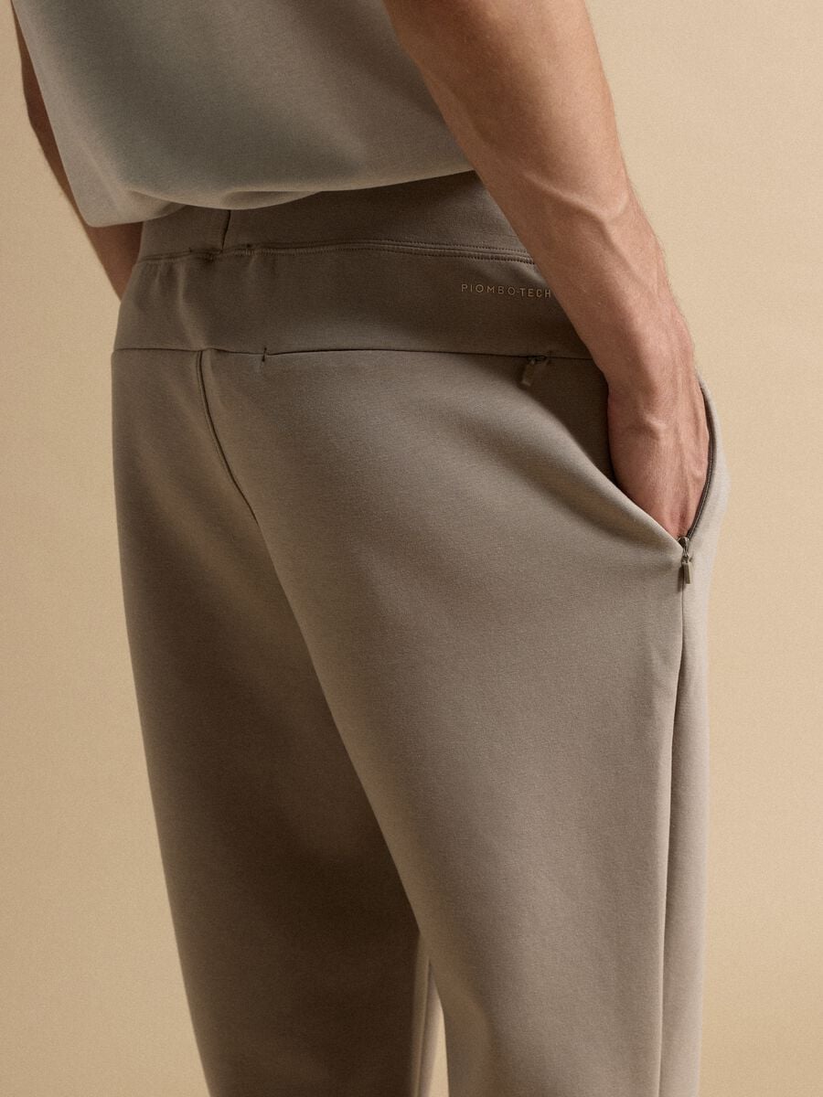Jogger grigi regular fit in tessuto elasticizzato Easy dry_3