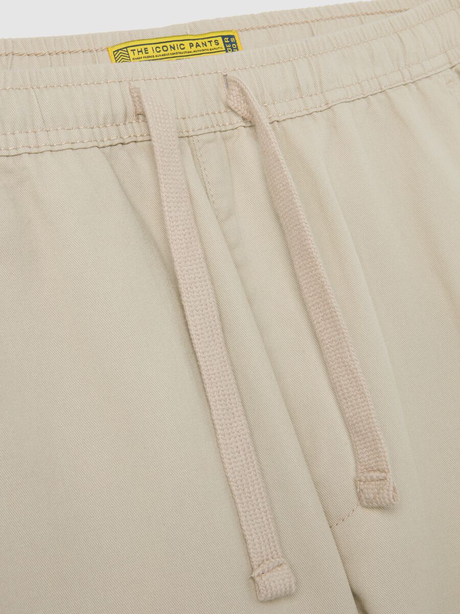 Men's beige pure cotton bermuda shorts, regular fit_5