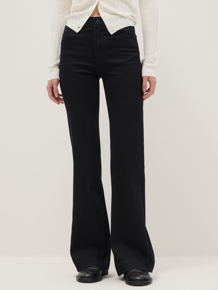 Black denim jeans with bootcut fit_1