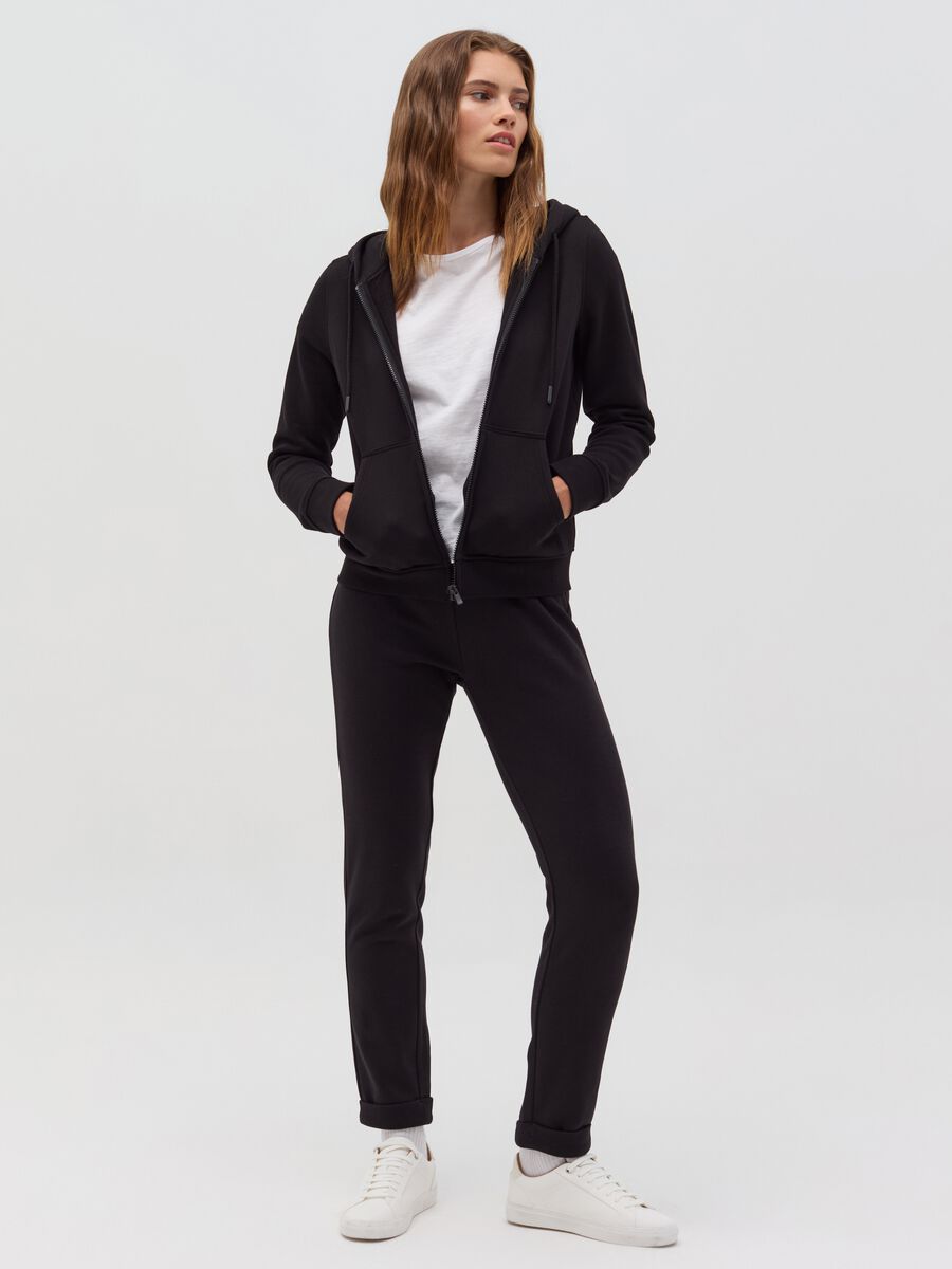 Essential sweatshirt with hood_1