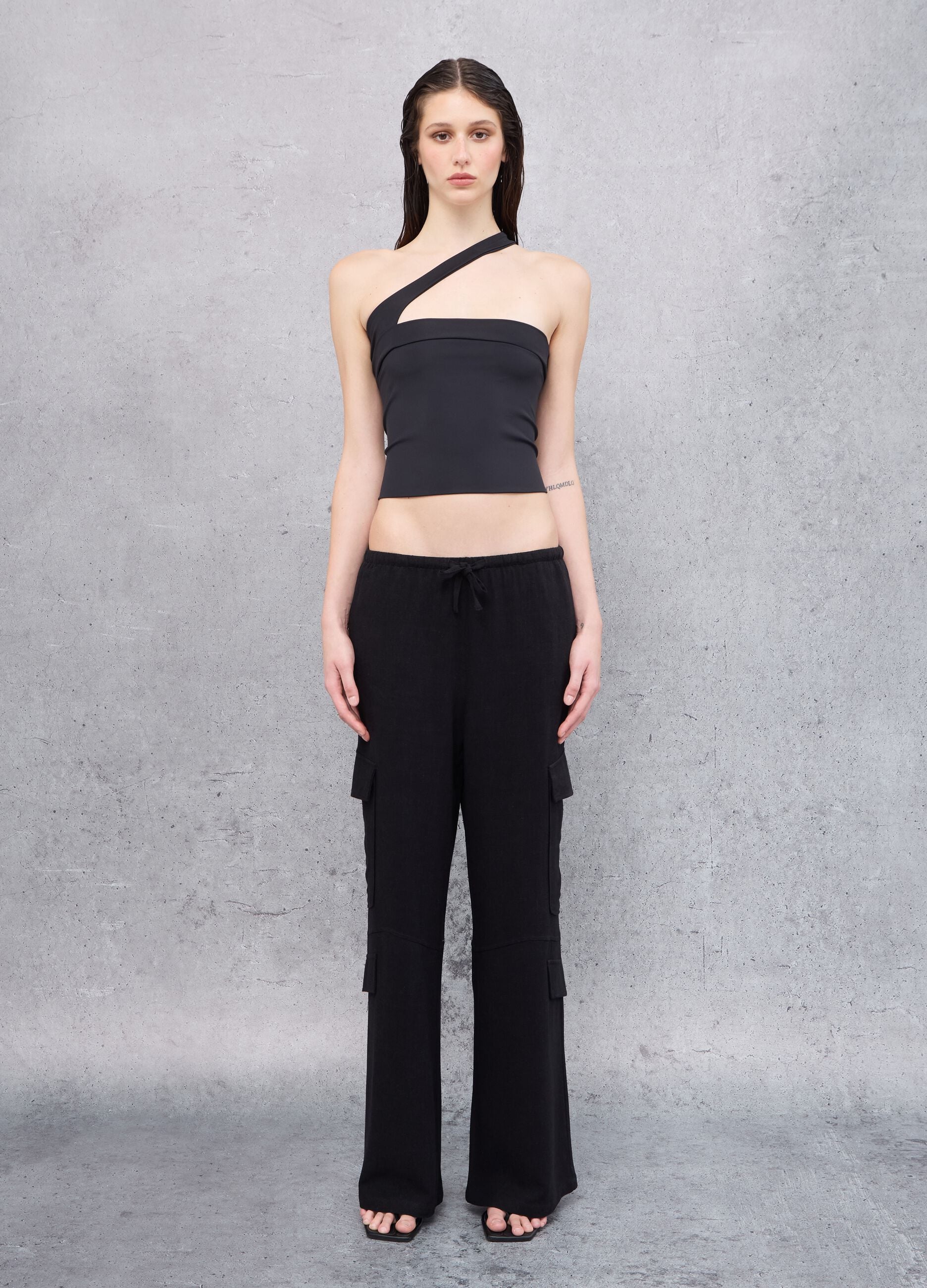 Asymmetrical Adjustable Top Black