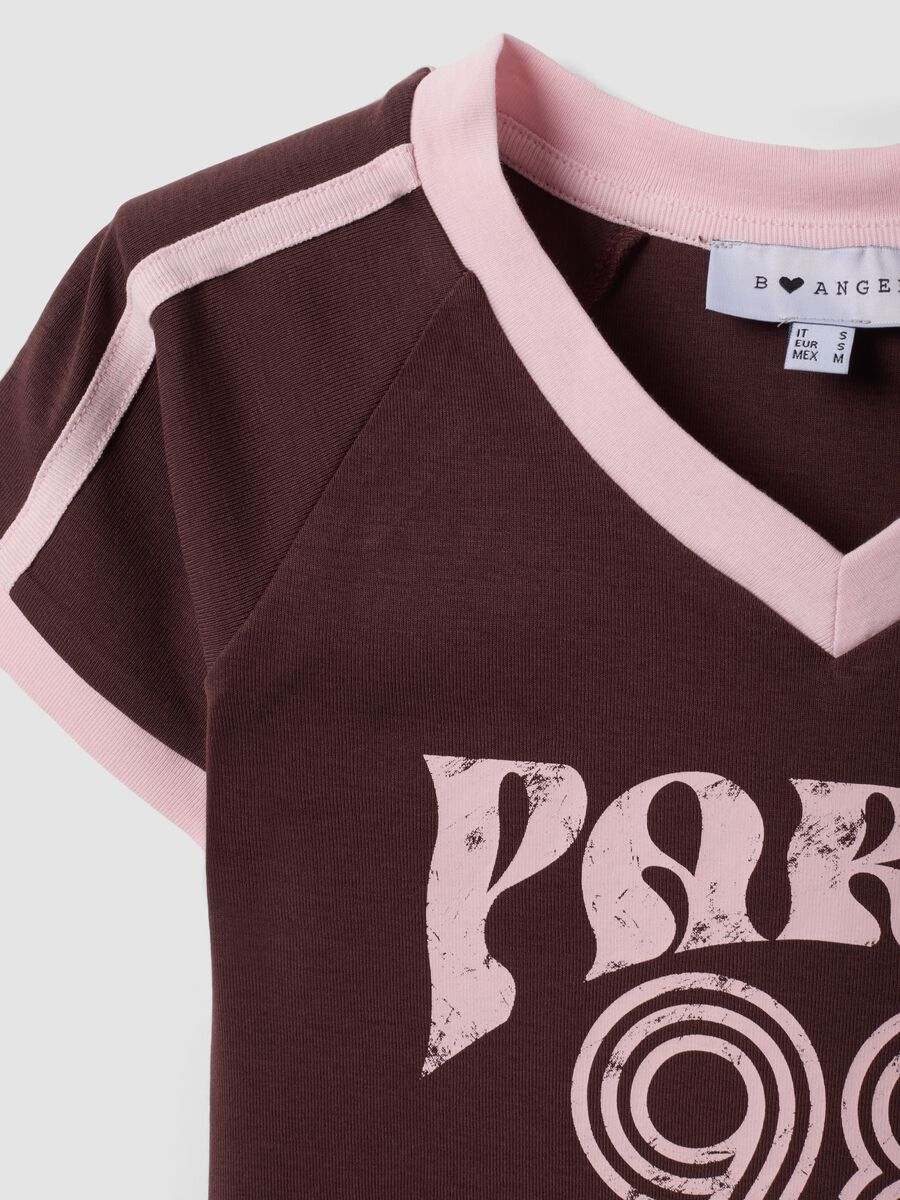 Brown pure cotton V-neck T-shirt with front print_5