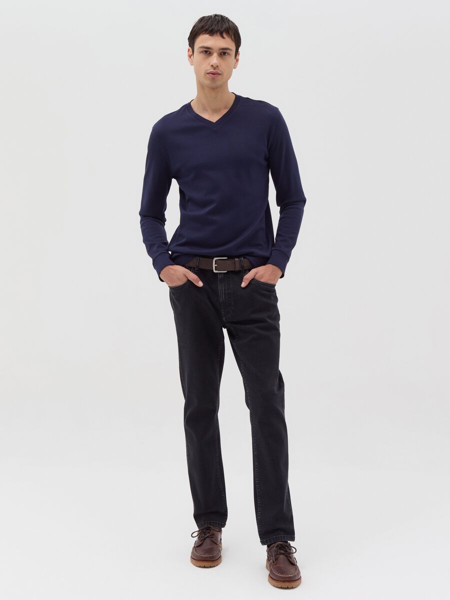 Long-sleeved T-shirt with V neck_1