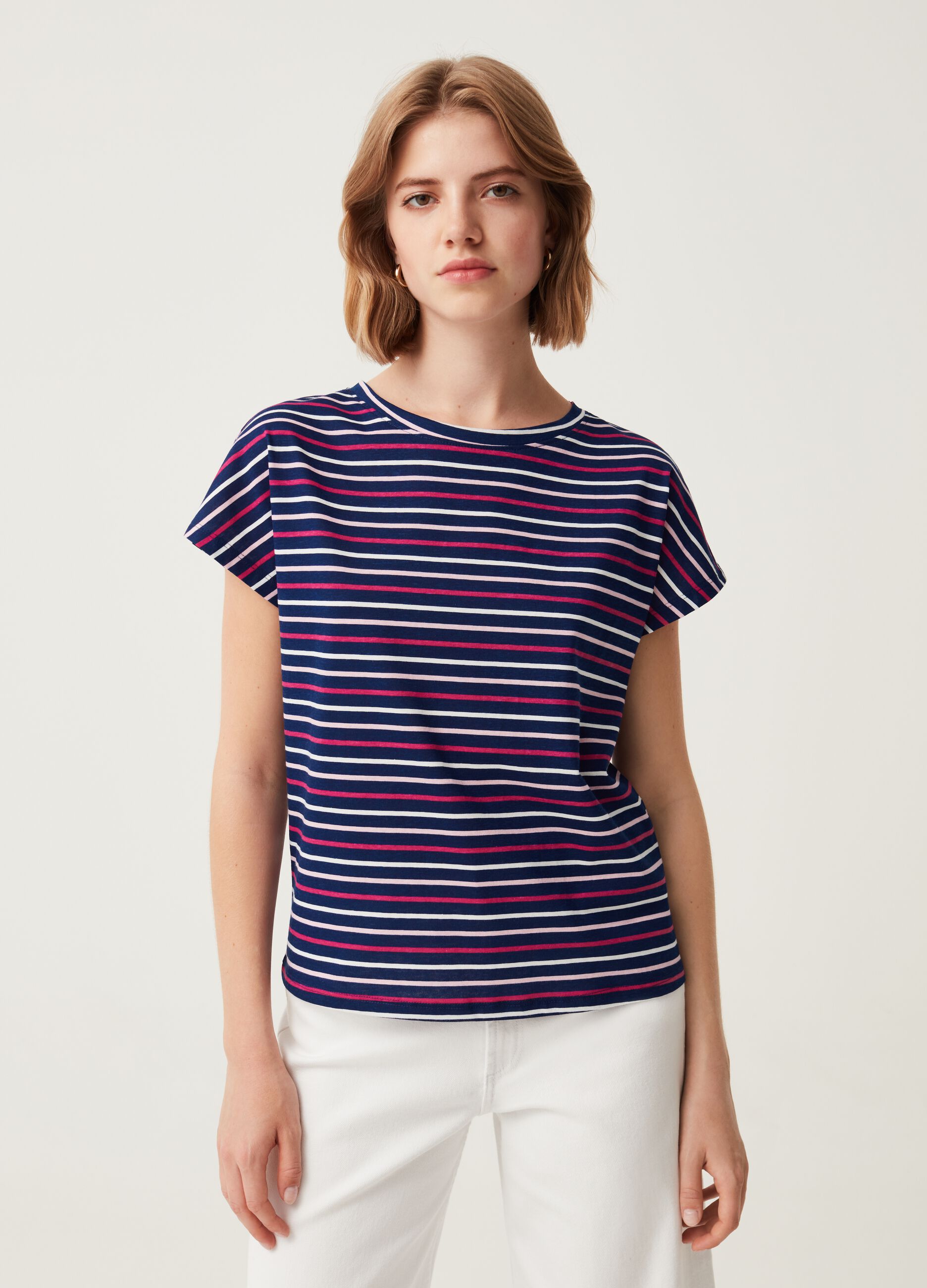 T-shirt stampata con maniche a kimono_1