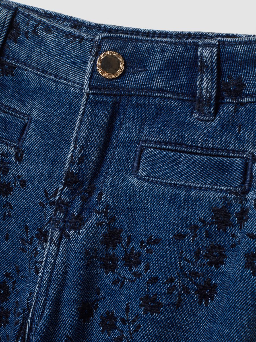 Jeans blu in misto cotone straight fit a fiori_2