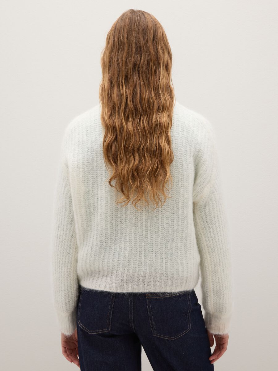 White crew neck sweater with oversized fit_2