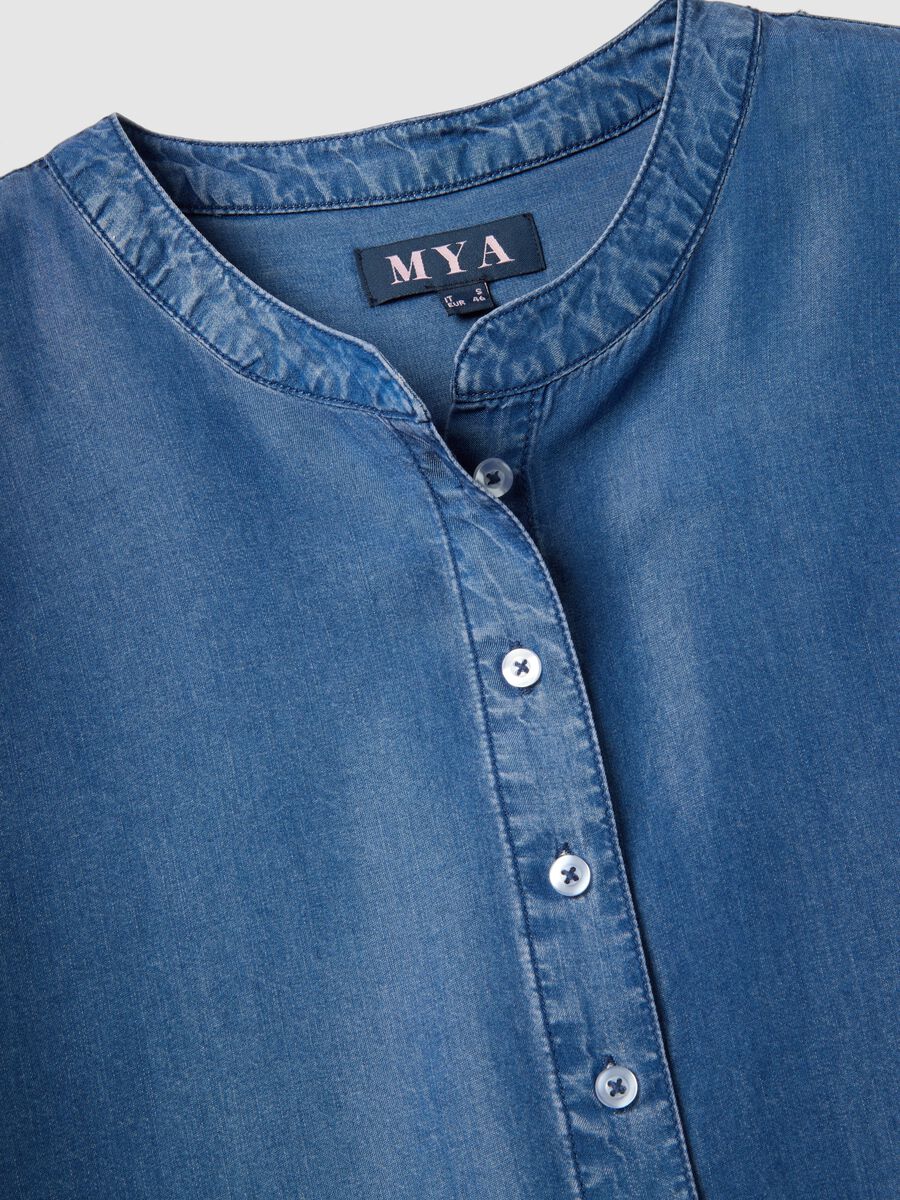 Camicetta in puro lyocell blu regular fit con collo alla coreana_5