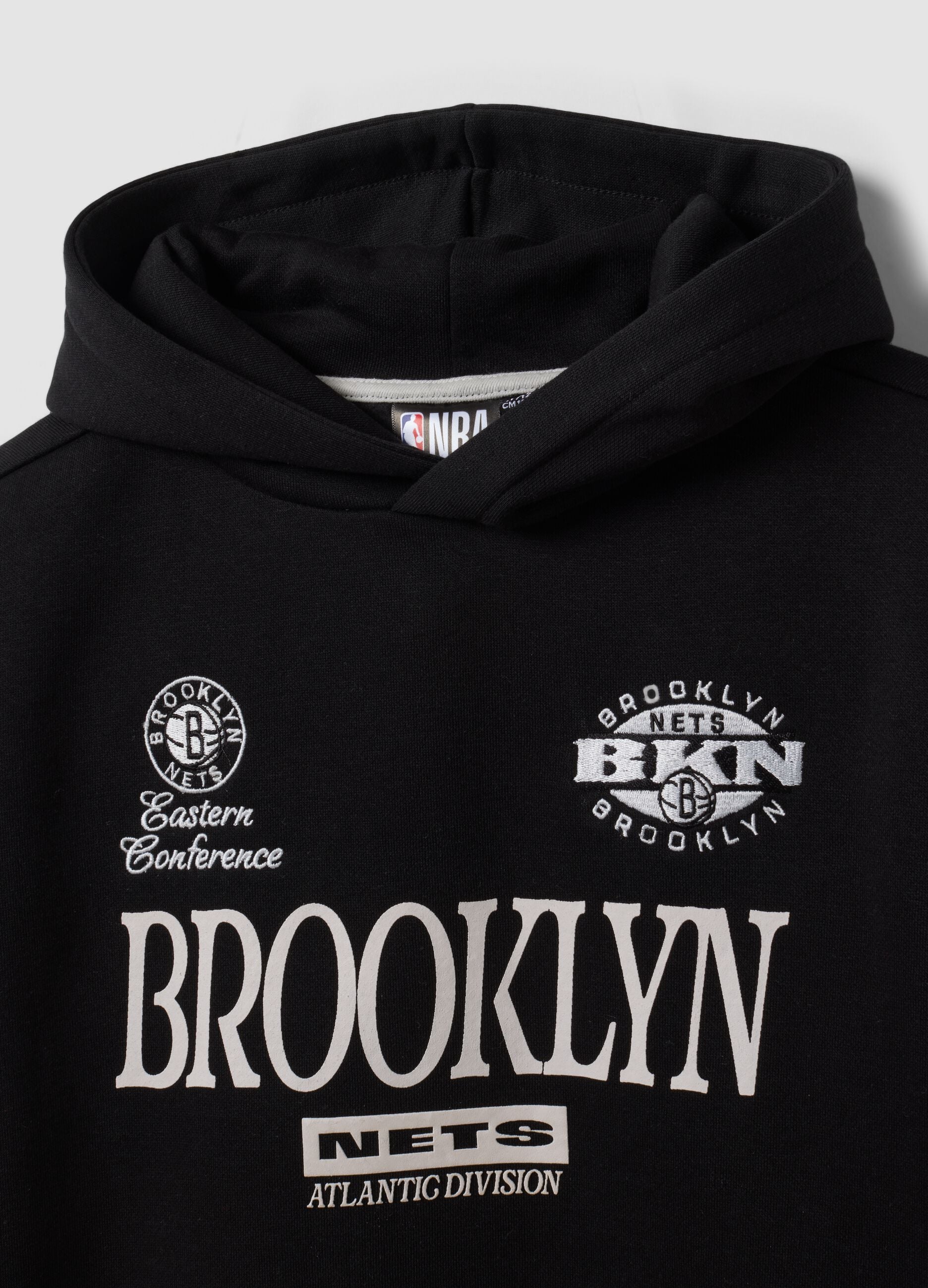 Black cotton-blend hoodie with Brooklyn Nets print for boys