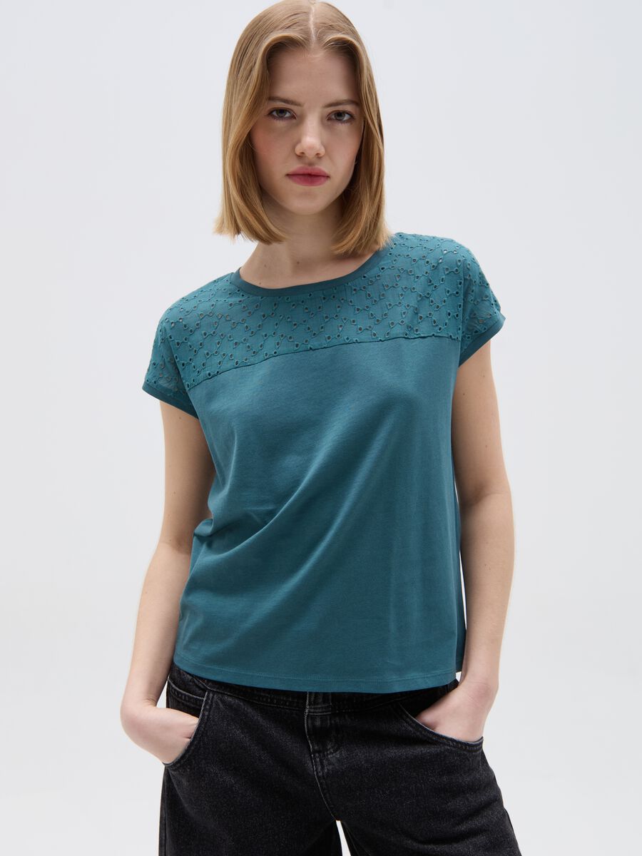 T-shirt in cotone con sangallo_2