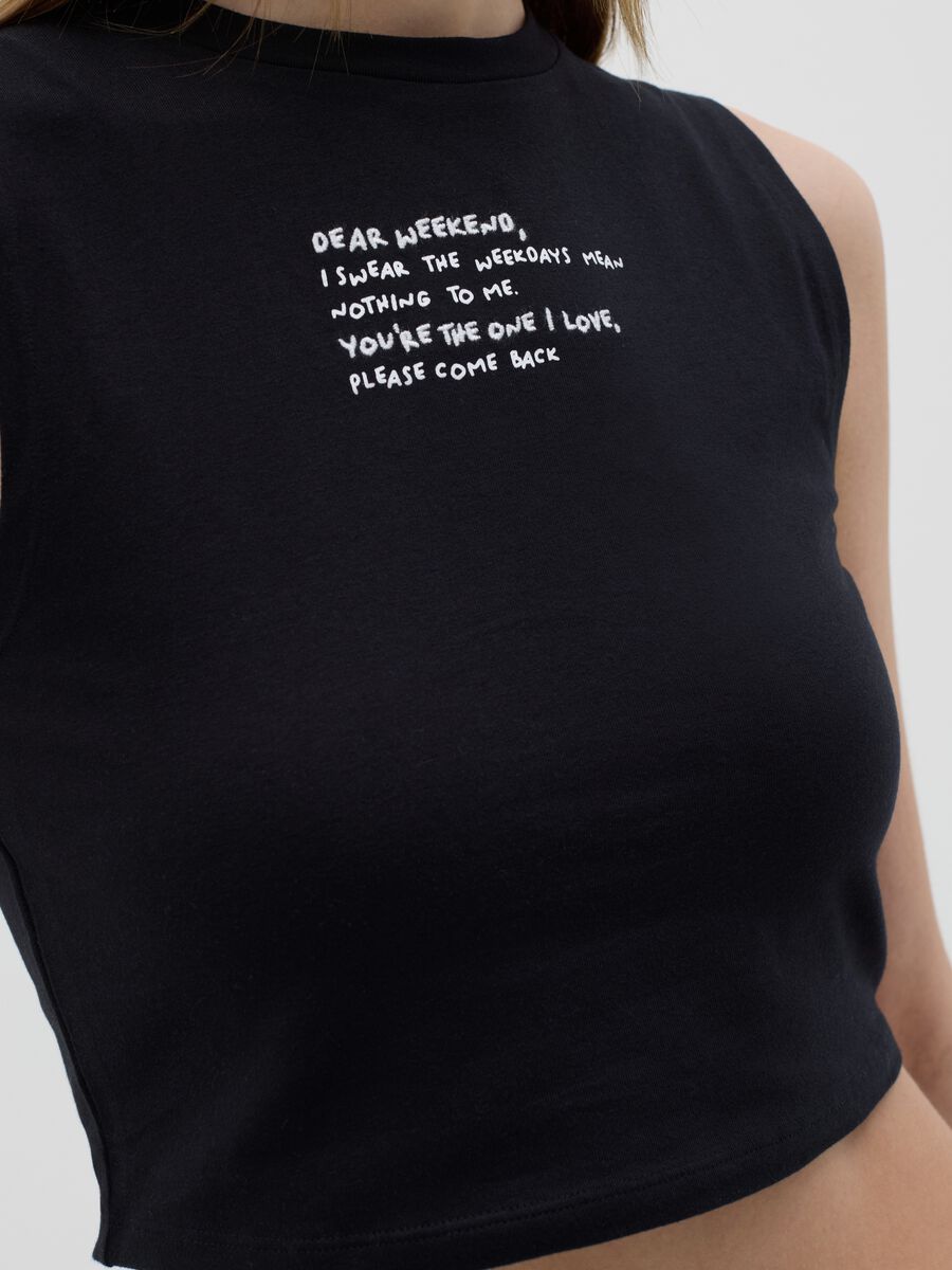 Black cropped tank top with embroidery_2