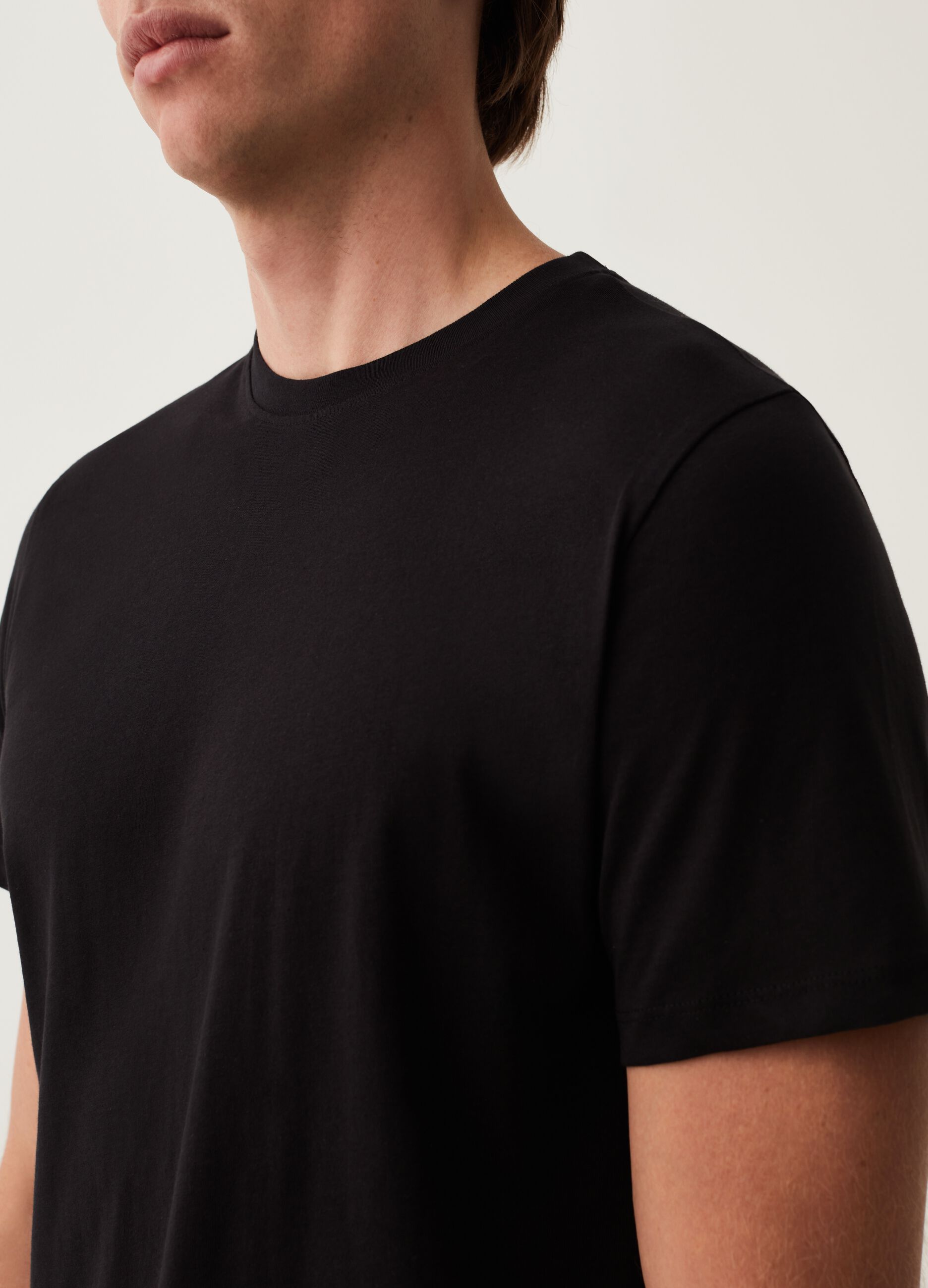 T-shirt girocollo in cotone_3