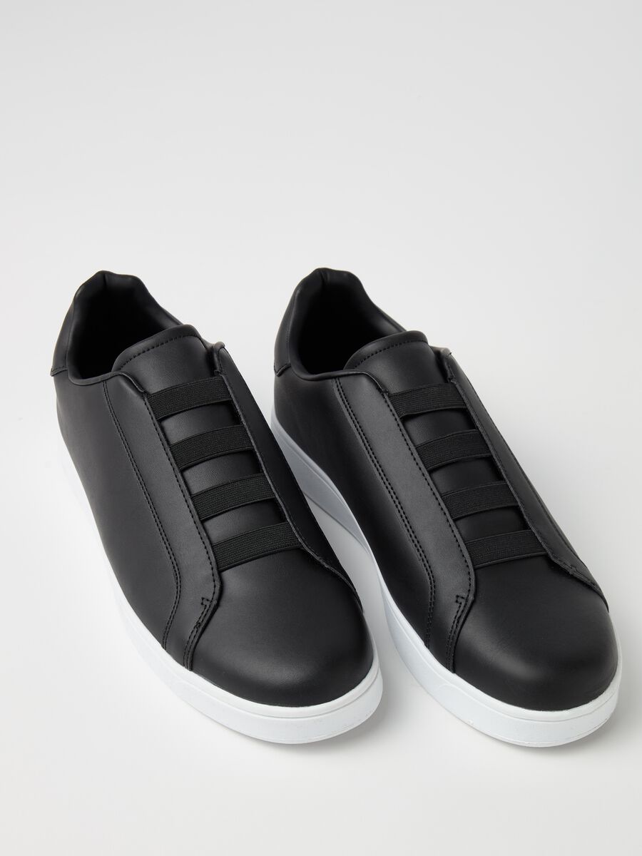 Sneakers with elastic bands_2