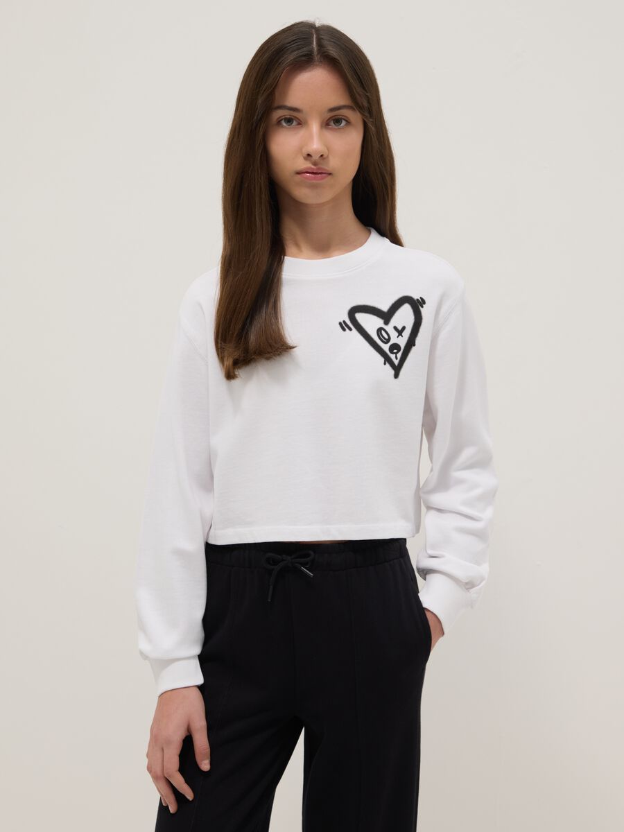 Girls' regular fit pure cotton white sweatshirt with heart_0