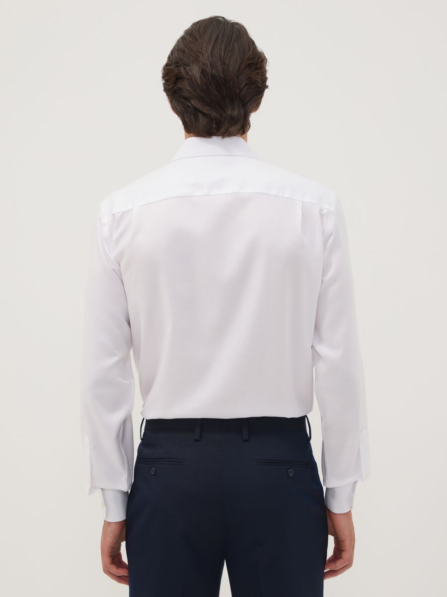 White regular-fit pure cotton shirt with cutaway collar_3