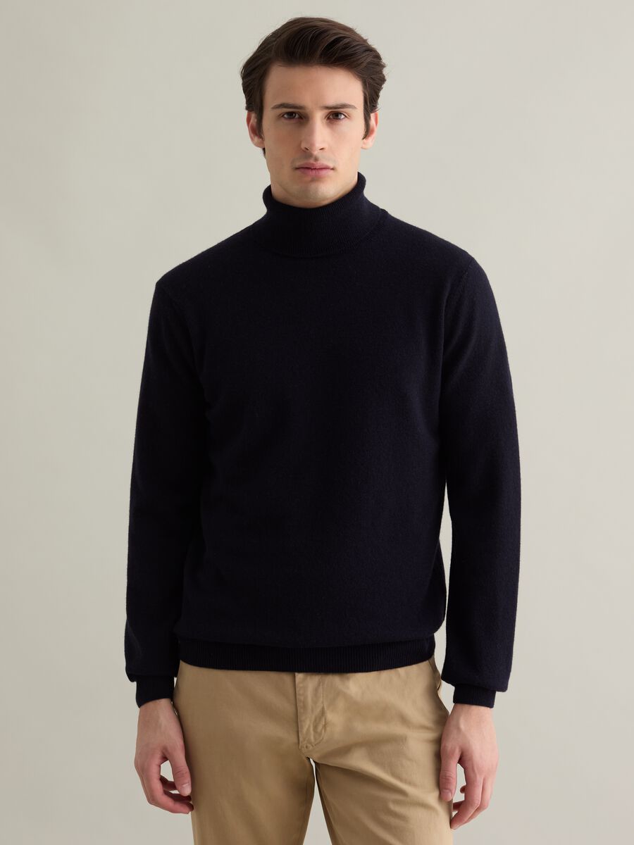 Lambswool pullover with high neck_0