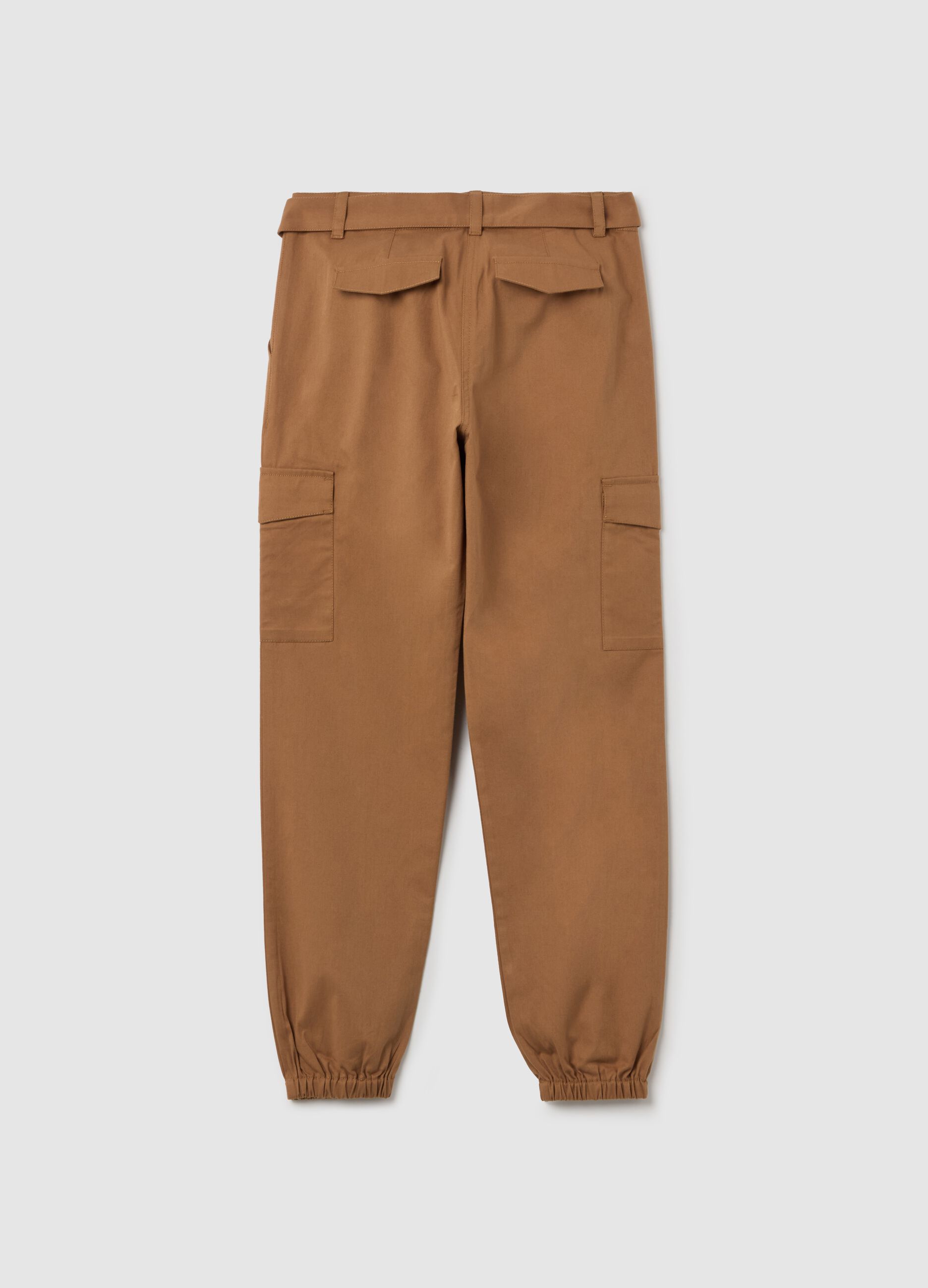 Cargo trousers with a belt