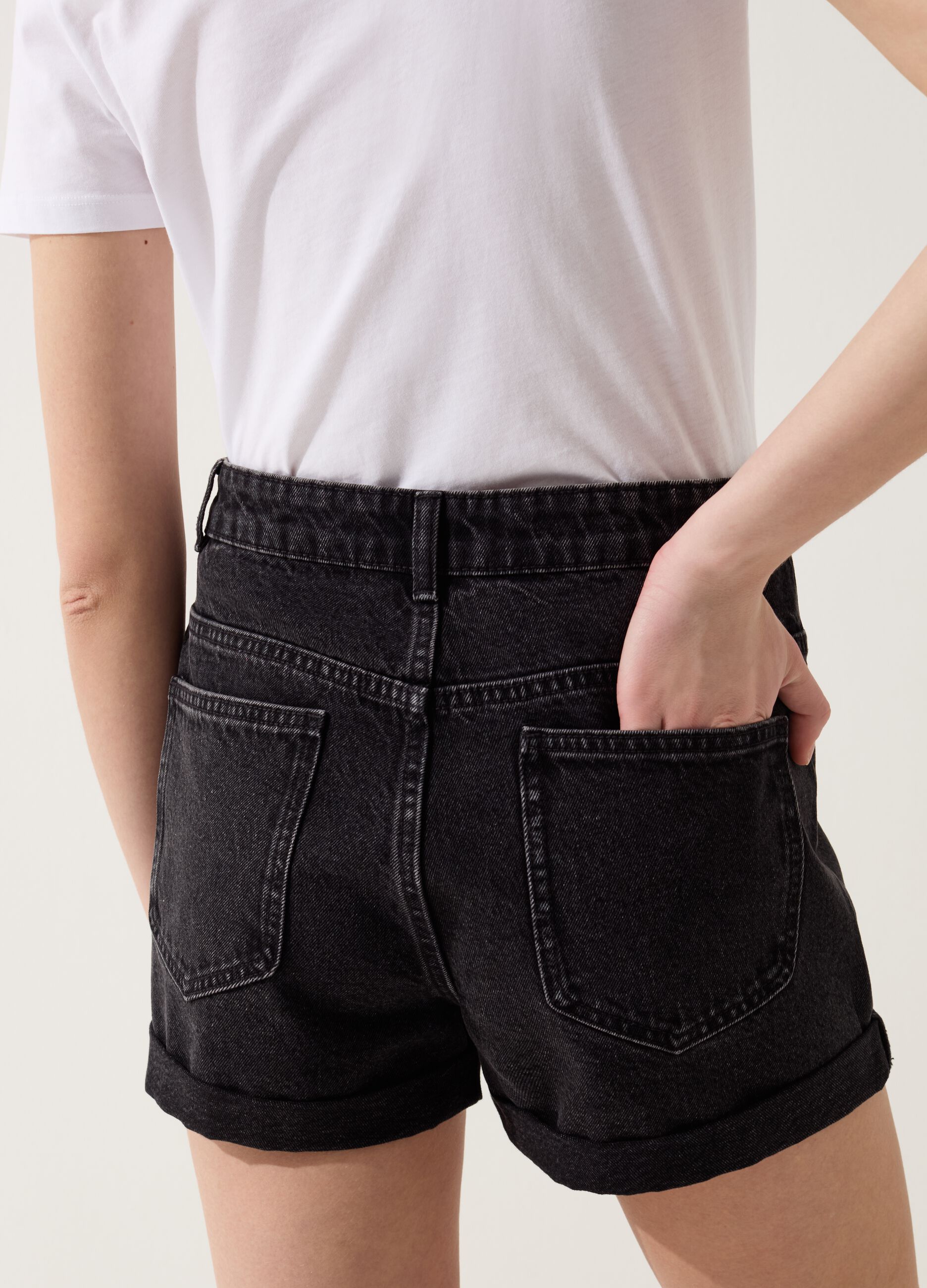 Mum-fit shorts in denim