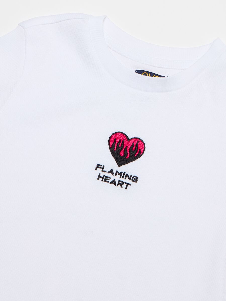 T-shirt a costine con ricamo cuore_2