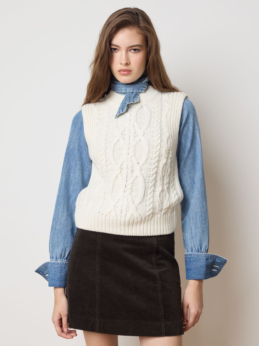 Gilet bianco lavorato a maglia_0
